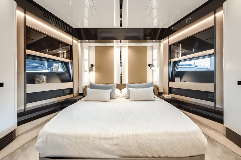 Slide: The Image of Azimut S8 2024 - 54