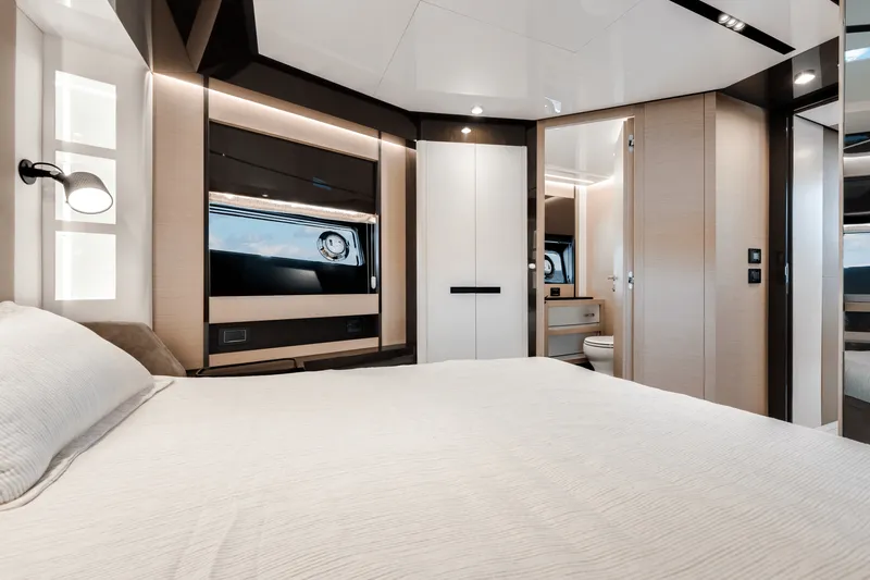 Slide: The Image of Azimut S8 2024 - 56