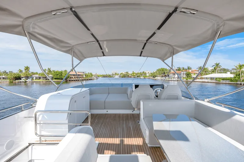 Slide: The Image of Azimut S8 2024 - 63