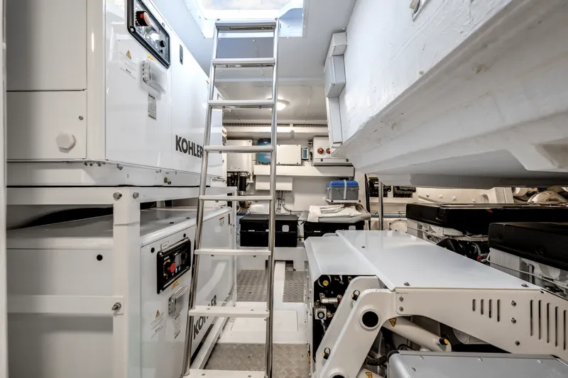 Slide: The Image of Azimut S8 2024 - 68