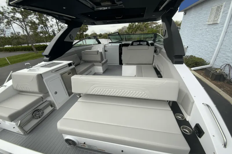 Slide: The Image of Cruisers 34 GLS Outboard 2024 - 13