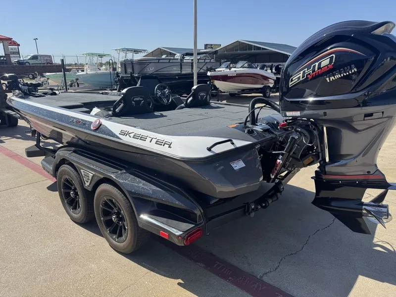 Slide: The Image of Skeeter FXR20 PRO 2026 - 2