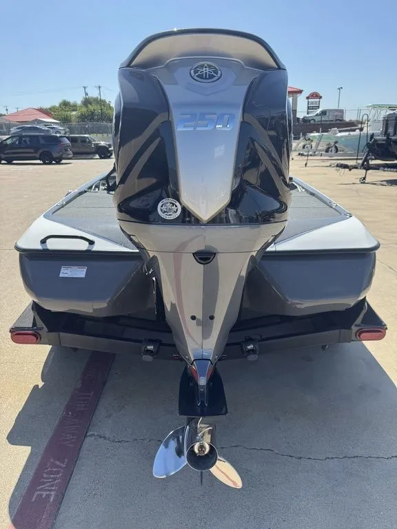Slide: The Image of Skeeter FXR20 PRO 2026 - 6