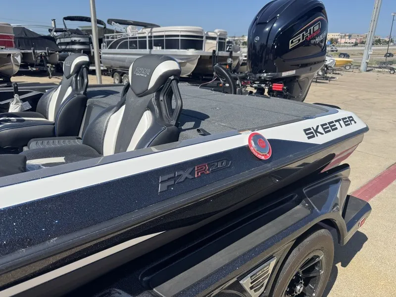 Slide: The Image of Skeeter FXR20 PRO 2026 - 3
