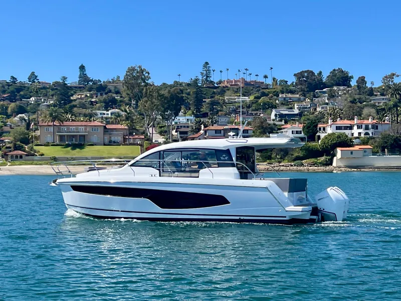 Slide: The Image of Sealine C335v 2026 - 2