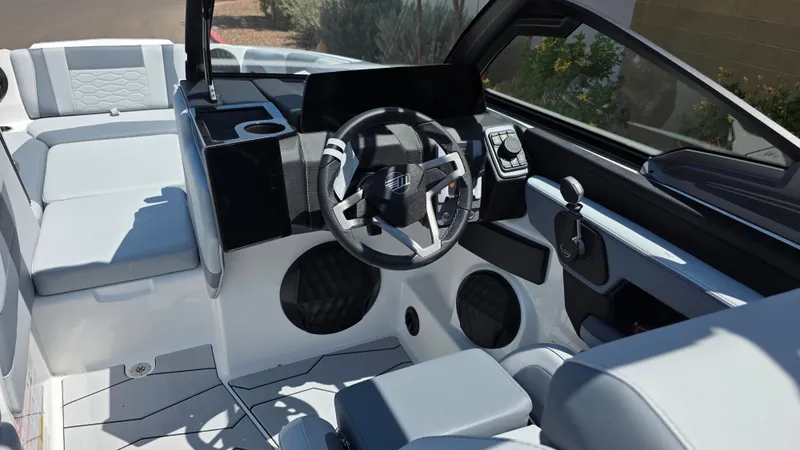 Slide: The Image of Malibu 22 MXZ 2026 - 6