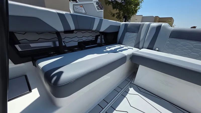 Slide: The Image of Malibu 22 MXZ 2026 - 8