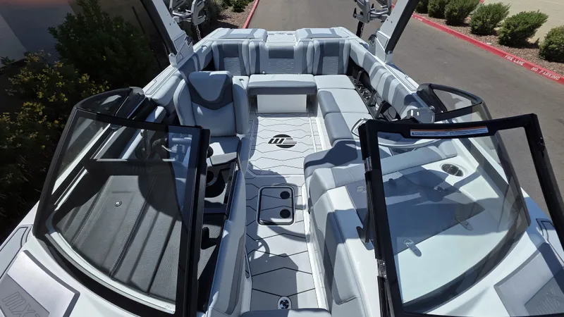Slide: The Image of Malibu 22 MXZ 2026 - 10