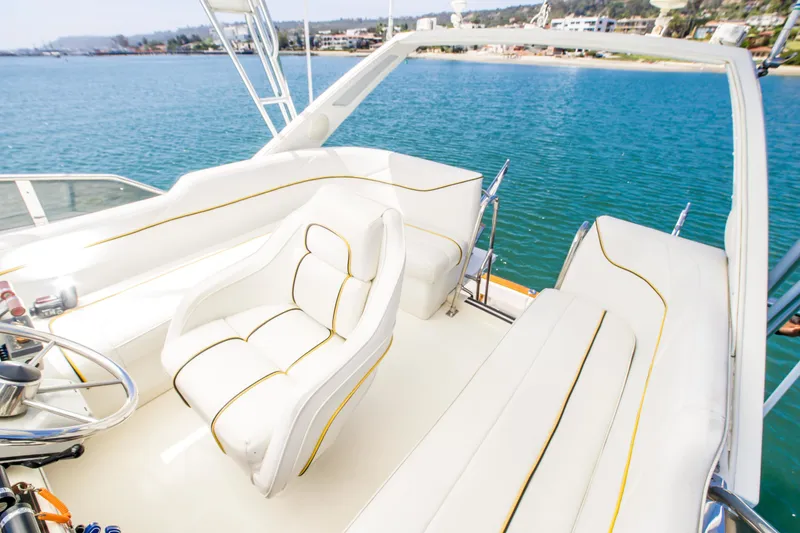 Slide: The Image of Bayliner 3288 Motoryacht 1989 - 2