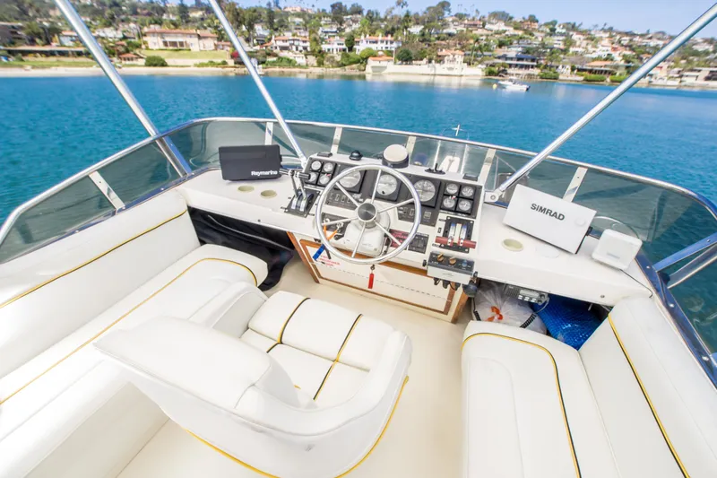 Slide: The Image of Bayliner 3288 Motoryacht 1989 - 1