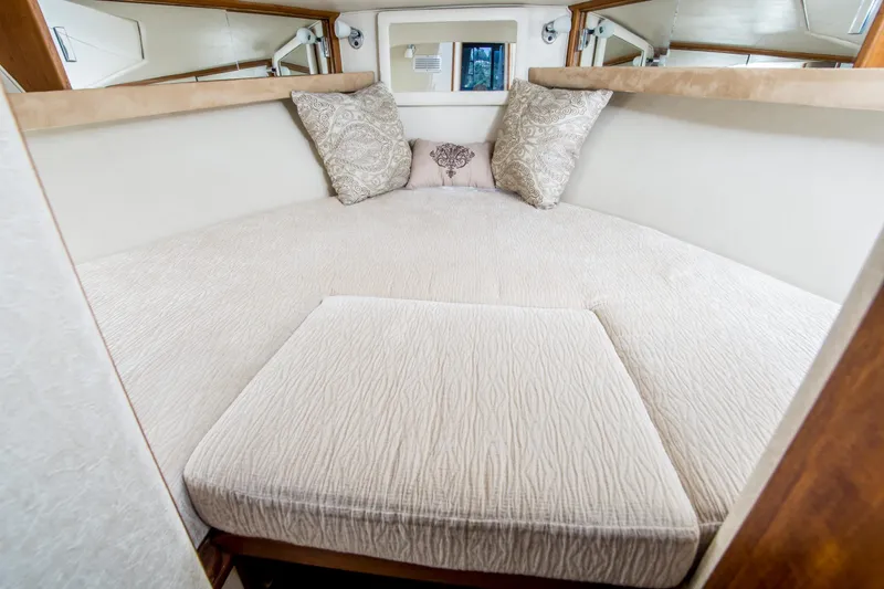 Slide: The Image of Bayliner 3288 Motoryacht 1989 - 8