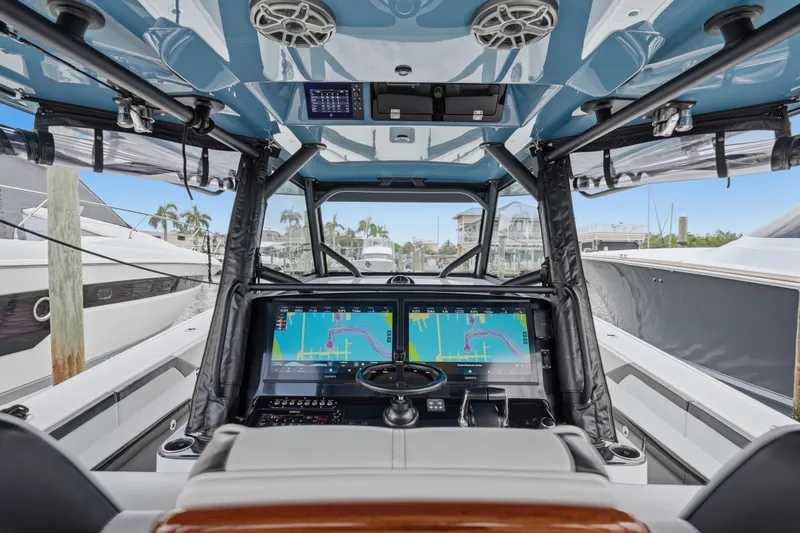 Slide: The Image of Yellowfin Offshore 42 2025 - 30