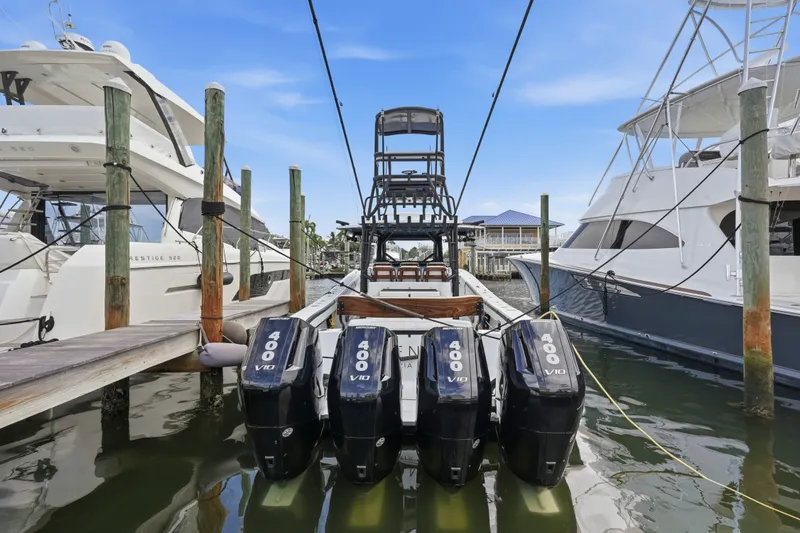 Slide: The Image of Yellowfin Offshore 42 2025 - 26