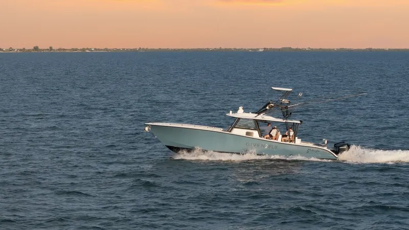 Slide: The Image of Yellowfin Offshore 42 2025 - 15