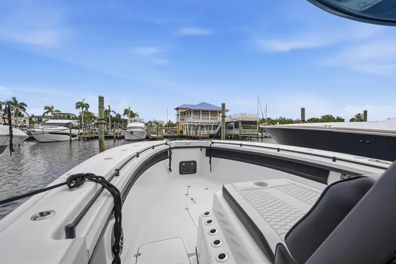 Slide: The Image of Yellowfin Offshore 42 2025 - 37