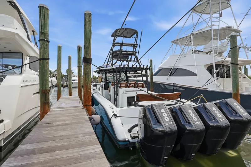 Slide: The Image of Yellowfin Offshore 42 2025 - 28