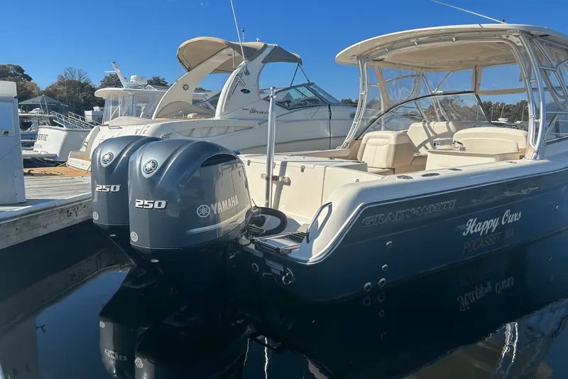 Slide: The Image of Grady-White Freedom 285 2014 - 5