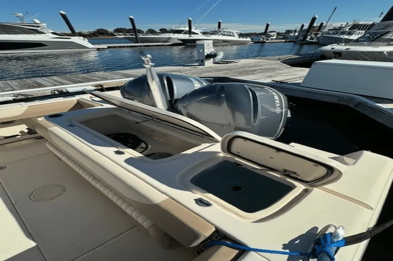 Slide: The Image of Grady-White Freedom 285 2014 - 6