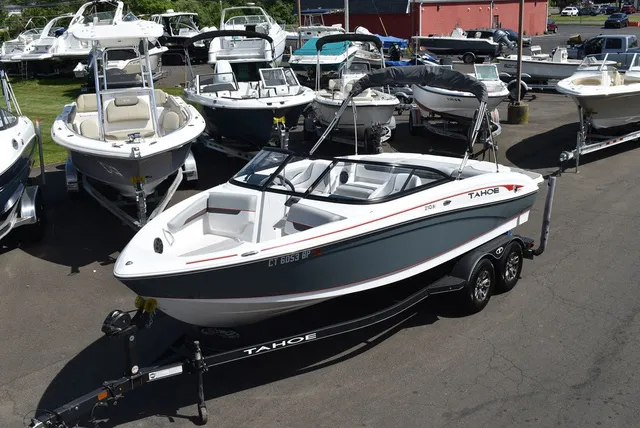 Slide: The Image of Tahoe® 210 SI 2023 - 2