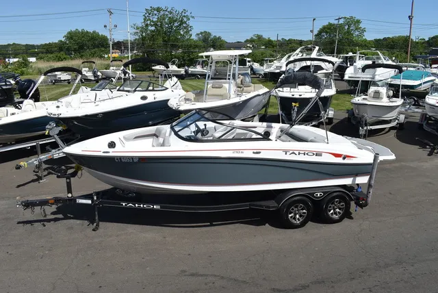 Slide: The Image of Tahoe® 210 SI 2023 - 3
