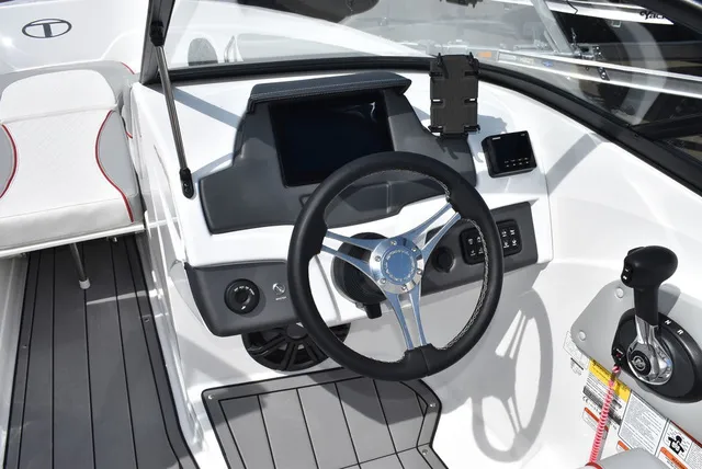 Slide: The Image of Tahoe® 210 SI 2023 - 49