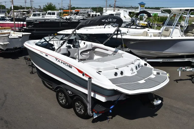 Slide: The Image of Tahoe® 210 SI 2023 - 5