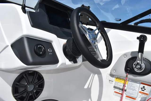 Slide: The Image of Tahoe® 210 SI 2023 - 53