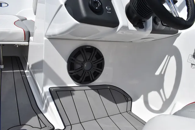 Slide: The Image of Tahoe® 210 SI 2023 - 55