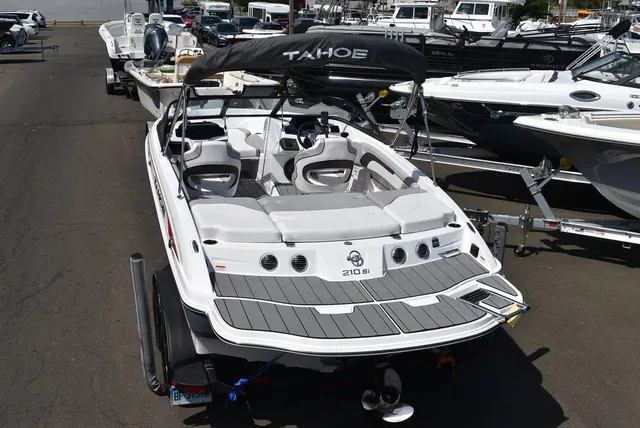 Slide: The Image of Tahoe® 210 SI 2023 - 7