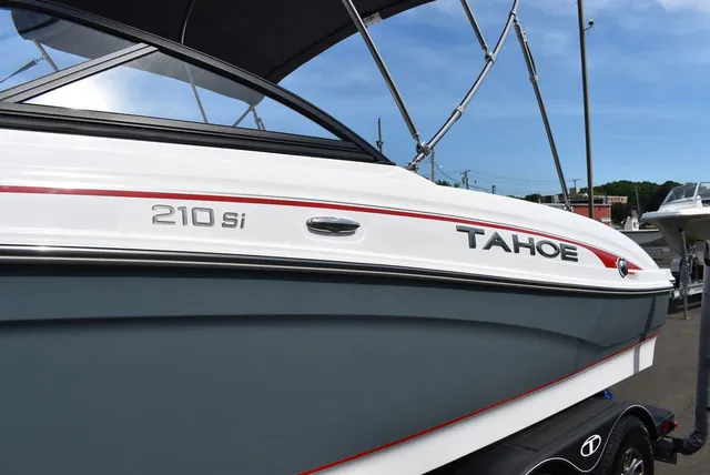 Slide: The Image of Tahoe® 210 SI 2023 - 73