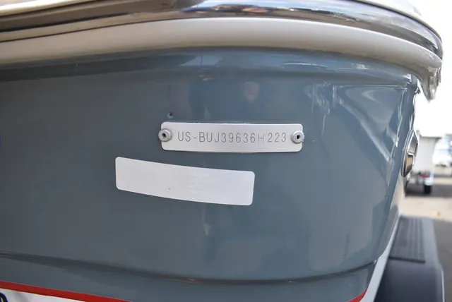 Slide: The Image of Tahoe® 210 SI 2023 - 74