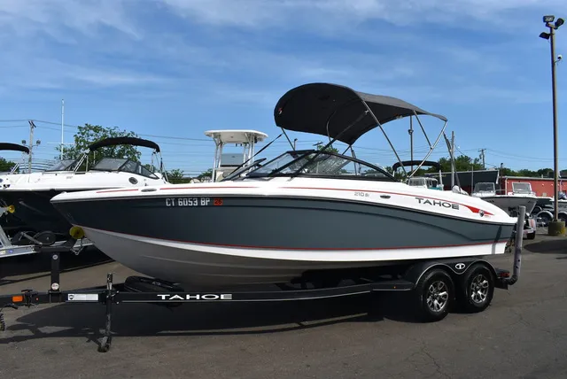 Slide: The Image of Tahoe® 210 SI 2023 - 8