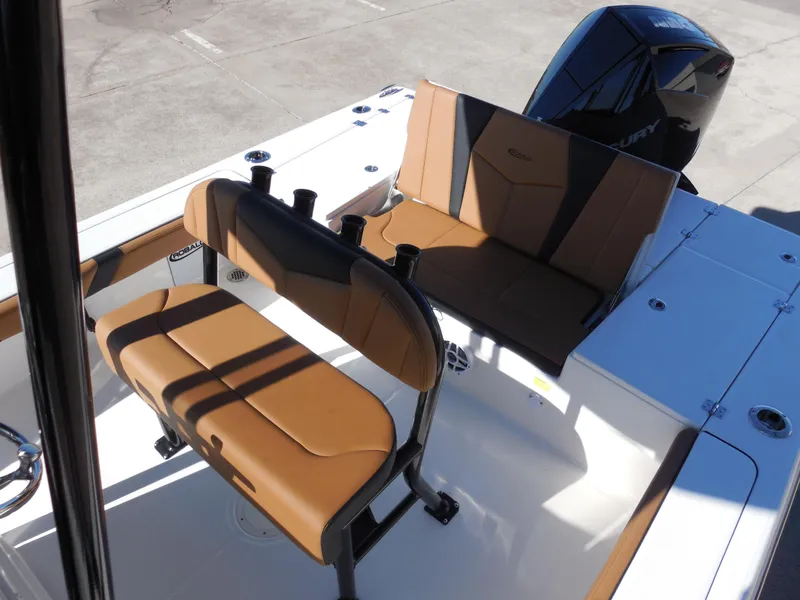 Slide: The Image of Robalo 226 Cayman 2024 - 7