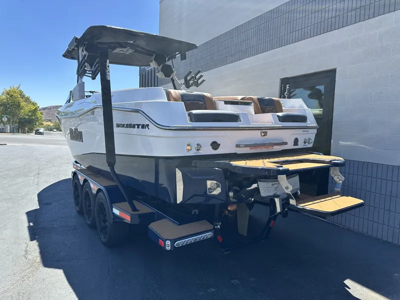 Slide: The Image of Malibu 26 LSV 2026 - 2