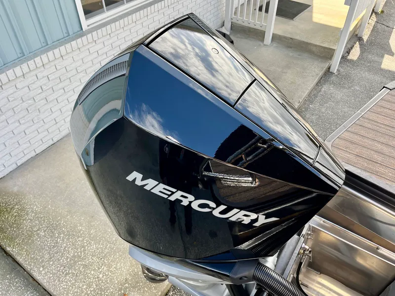 Slide: The Image of Harris Sunliner 250 2026 - 11