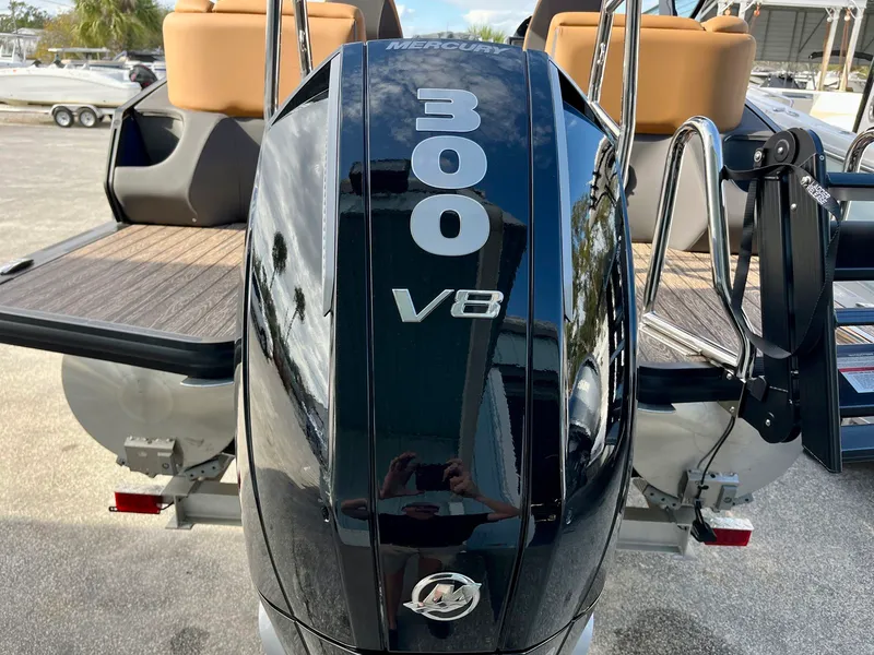 Slide: The Image of Harris Sunliner 250 2026 - 12