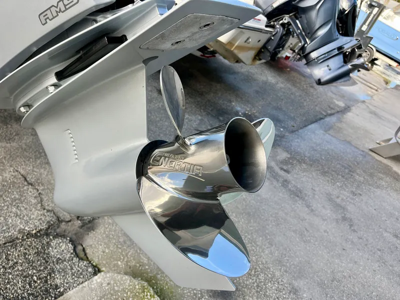 Slide: The Image of Harris Sunliner 250 2026 - 13