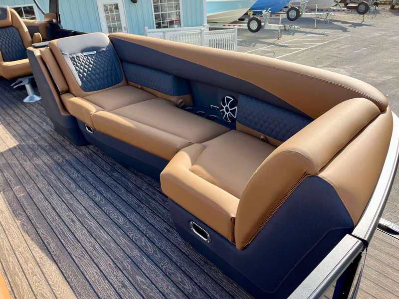 Slide: The Image of Harris Sunliner 250 2026 - 16