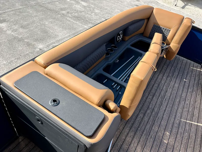 Slide: The Image of Harris Sunliner 250 2026 - 17