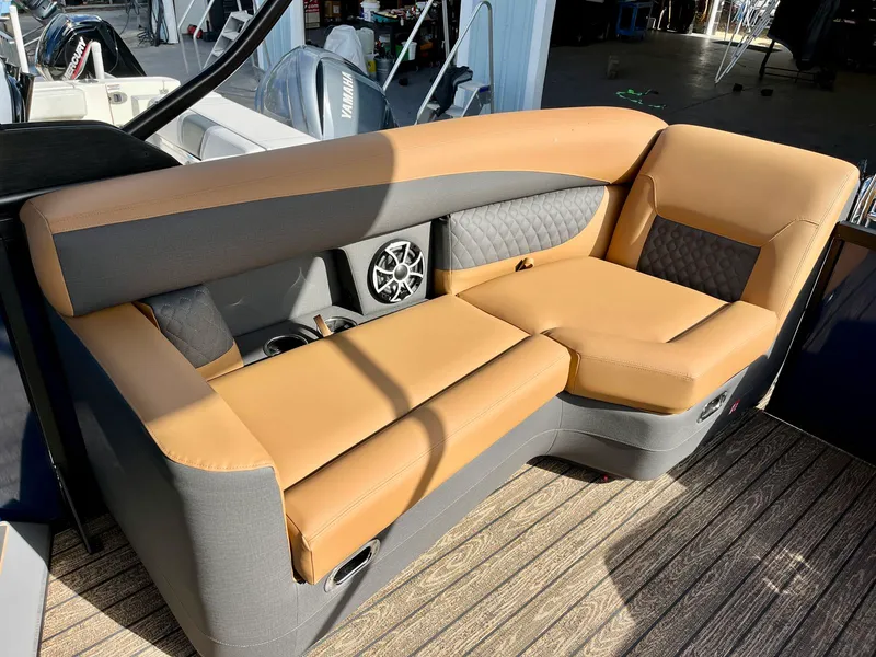 Slide: The Image of Harris Sunliner 250 2026 - 23