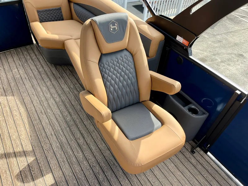 Slide: The Image of Harris Sunliner 250 2026 - 25