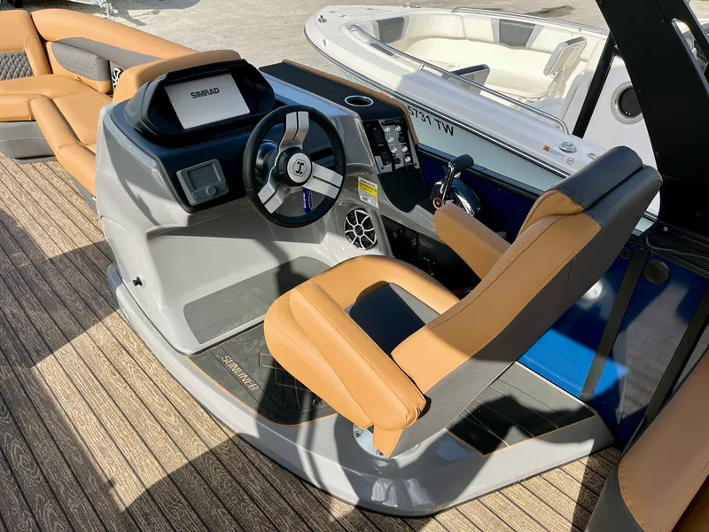 Slide: The Image of Harris Sunliner 250 2026 - 27