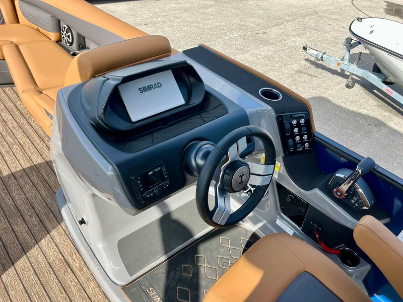 Slide: The Image of Harris Sunliner 250 2026 - 28