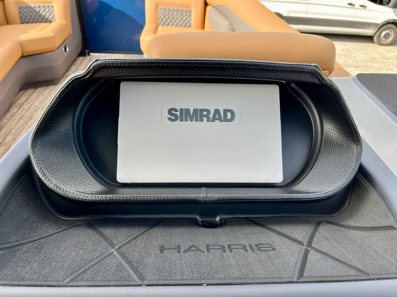 Slide: The Image of Harris Sunliner 250 2026 - 29