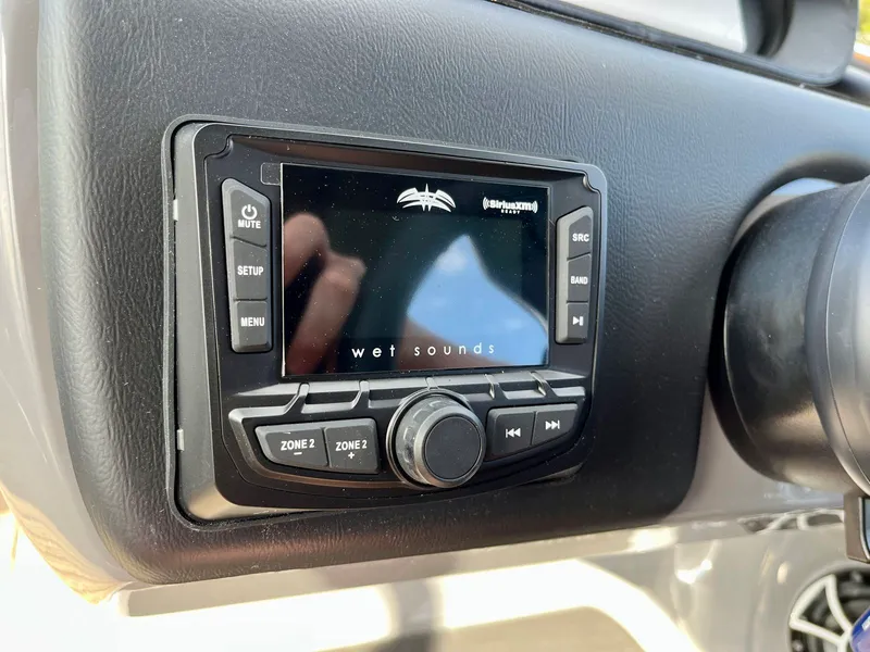 Slide: The Image of Harris Sunliner 250 2026 - 30