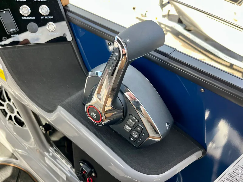 Slide: The Image of Harris Sunliner 250 2026 - 32