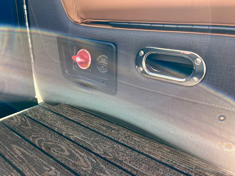 Slide: The Image of Harris Sunliner 250 2026 - 35