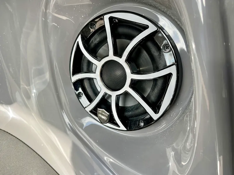 Slide: The Image of Harris Sunliner 250 2026 - 36