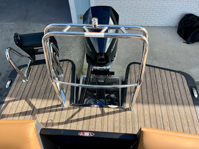 Slide: The Image of Harris Sunliner 250 2026 - 37