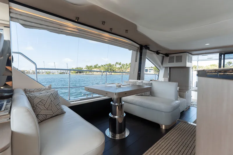 Slide: The Image of Azimut 60 FLY 2023 - 101